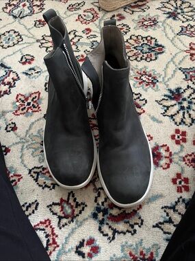 Red wing Boots with Side Zip steel toe leather boots.